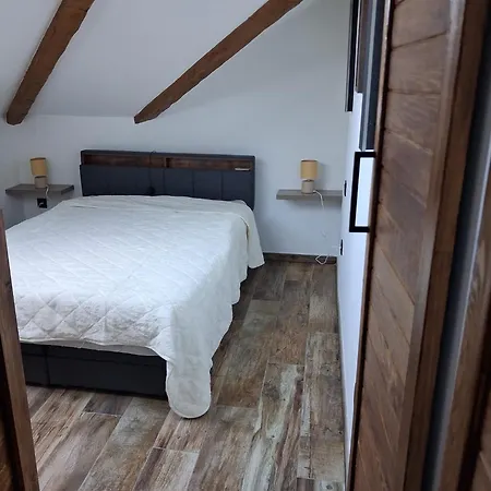 Le Grand Bleu Apartment